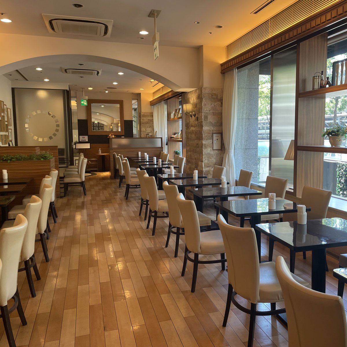 ハートンホテル西梅田 レストランガーデン